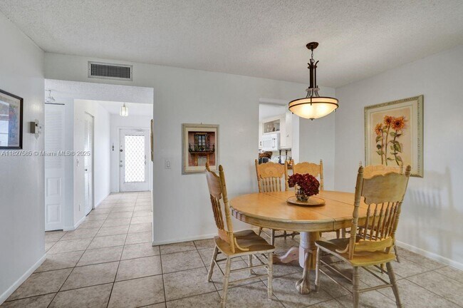 Building Photo - 14671 Bonaire Blvd