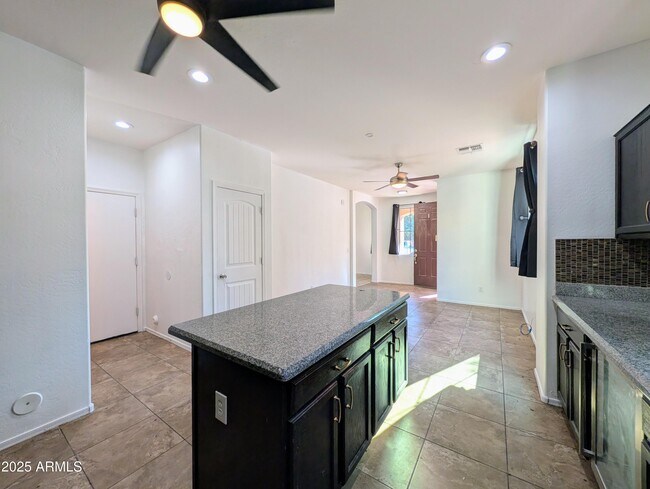 Building Photo - 4726 W Fremont Rd.