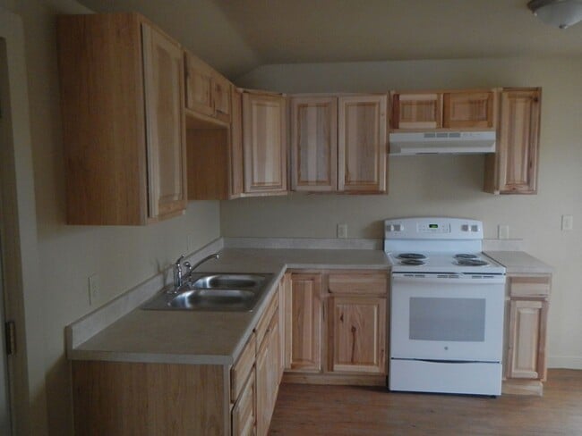 Building Photo - 104 N K St