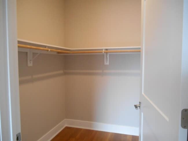 Building Photo - 3 Perrine Ave