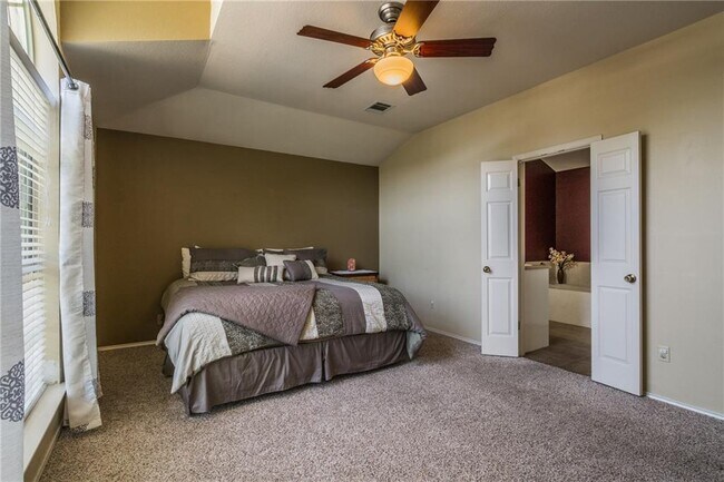 Building Photo - 15713 Monona Cove