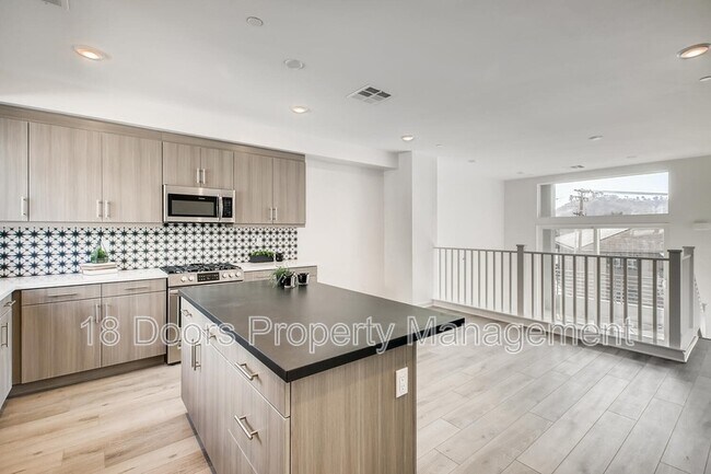 Building Photo - 10482 San Diego Mission Rd