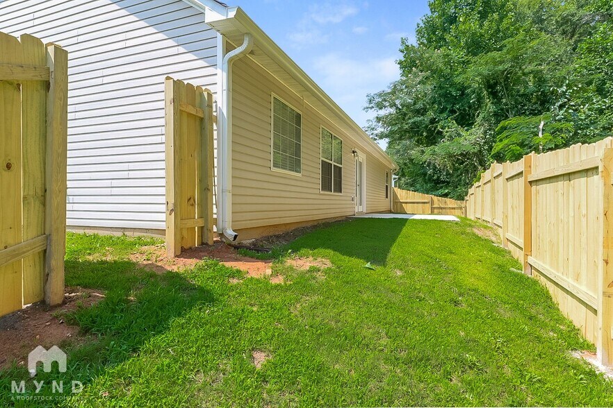 Building Photo - 130 Wynfield Dr