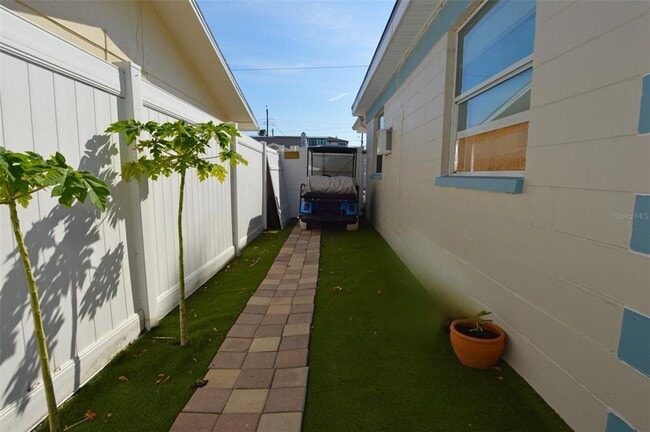 Building Photo - 156 146th Ave