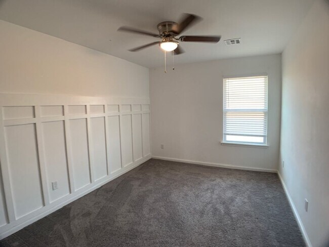 Building Photo - Edmond 3 bed Deer Creek