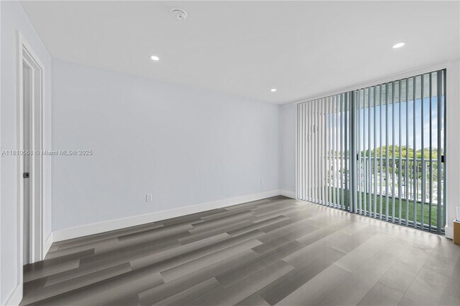 Building Photo - 1800 NW 24th Ave