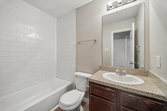 Building Photo - 15510 Kiplands Bend Dr