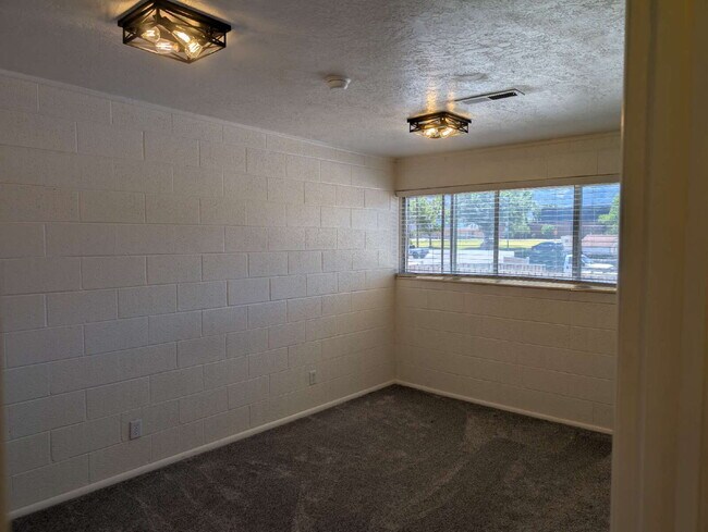 Building Photo - Pet-Friendly 3 Bedroom Basement Apartment | All Utilities & Internet Included | Near Snow College
