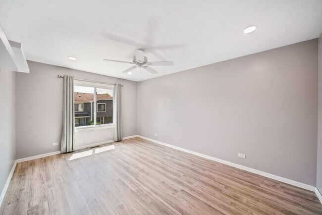 Building Photo - 425 Harrison Ct