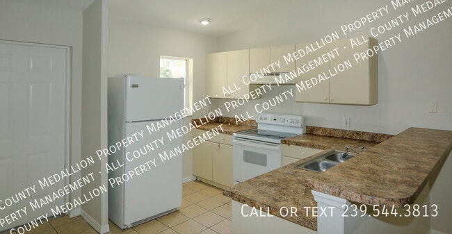 Building Photo - 4612 25th St SW