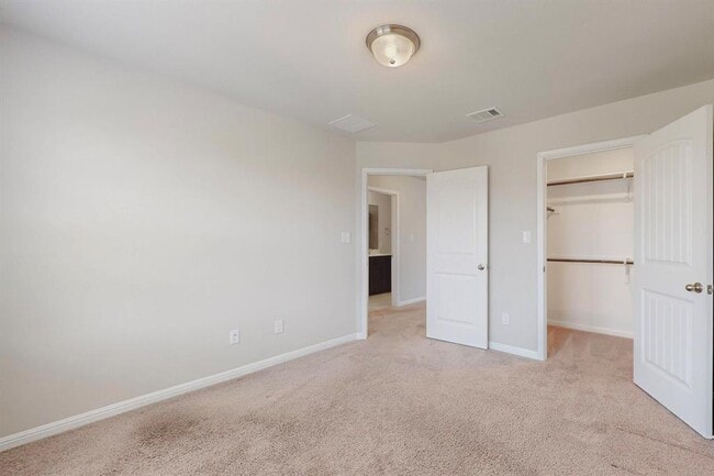 Building Photo - 2908 Harvester Ln