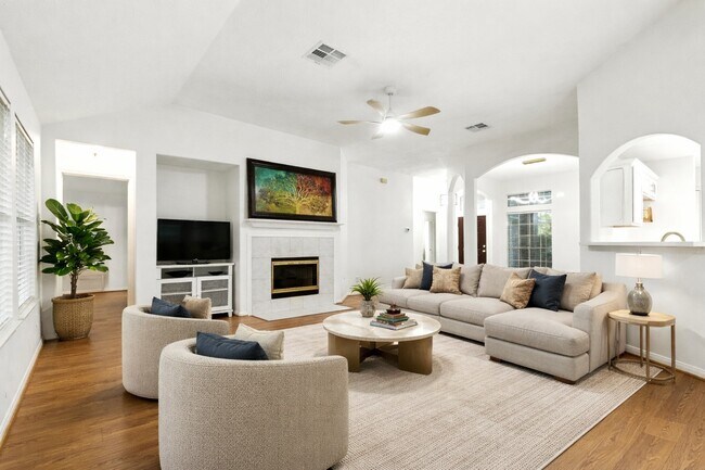 Building Photo - 2119 Hannover Way