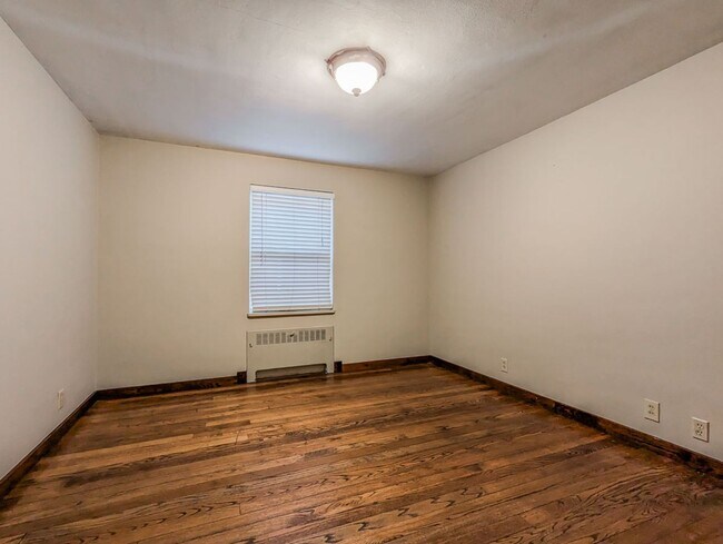 Building Photo - Private old world charm 3 bed, 1 bath home with tons of storage options!