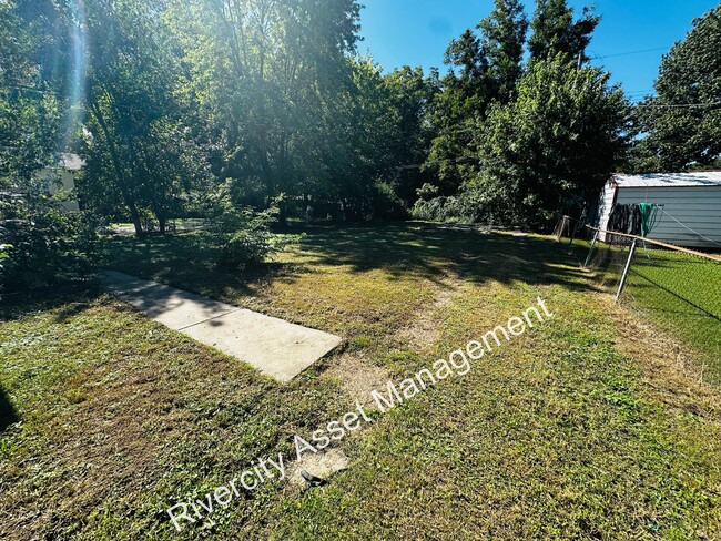 Building Photo - 1009 McEvers Rd