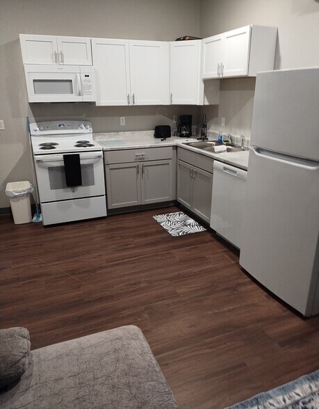 Kitchen - Graystone Trail