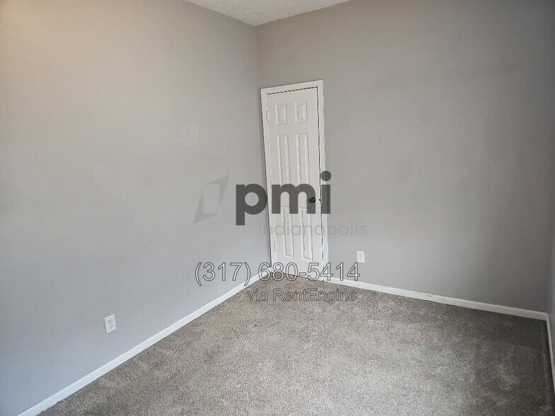 Building Photo - 112 Adler St