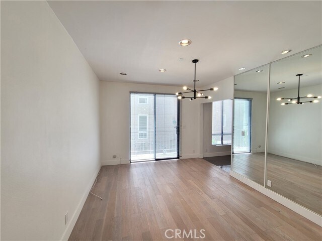 Building Photo - 450 N Oakhurst Dr
