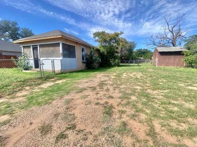 Primary Photo - Available now 3 bed 1.5 bath in Slaton