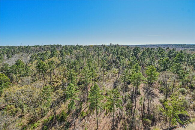 Building Photo - 2801 Wexford Dr