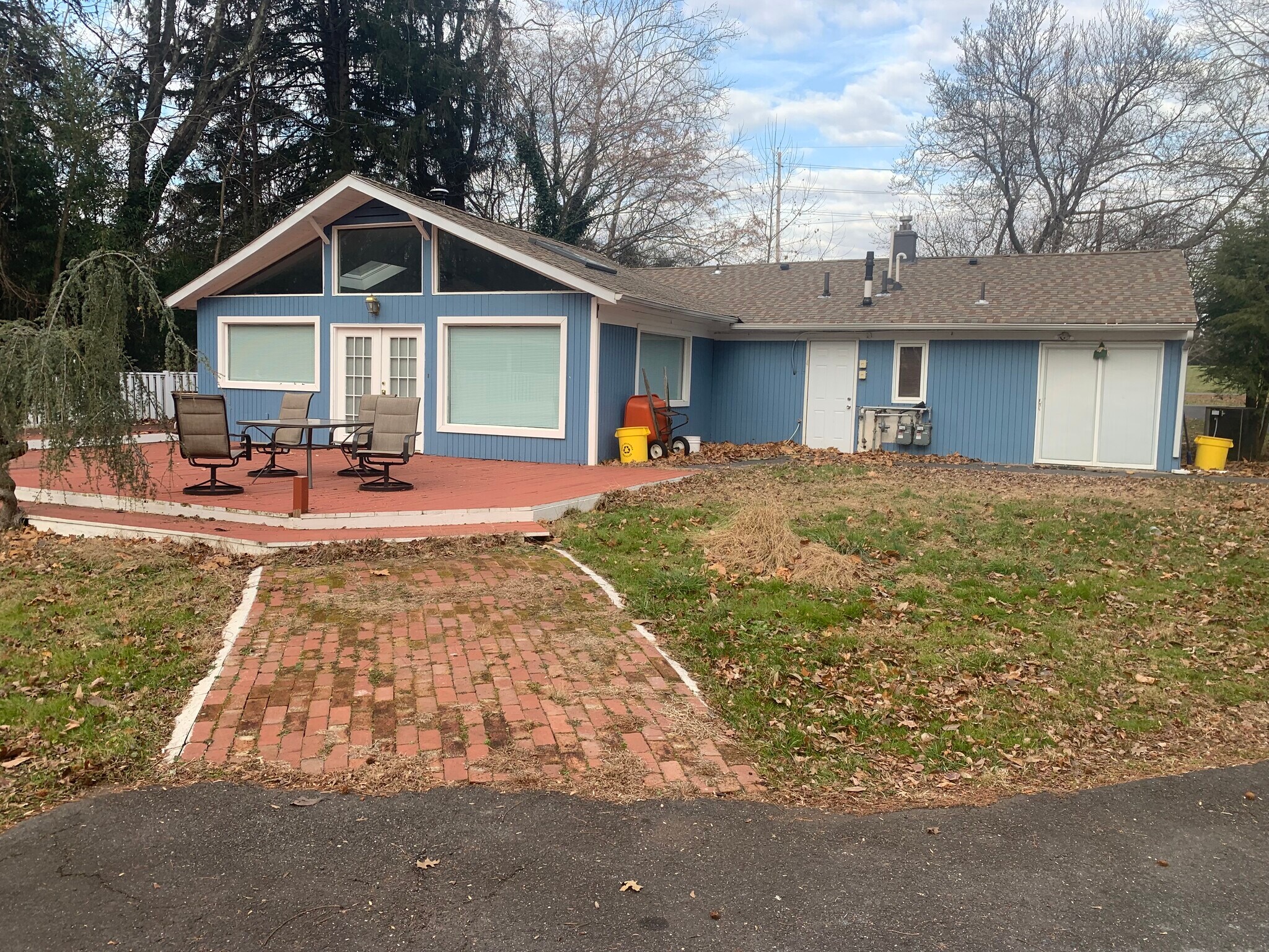 Building Photo - 934 Georges Rd