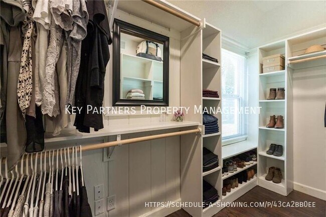 Building Photo - 1309 Linden Rd