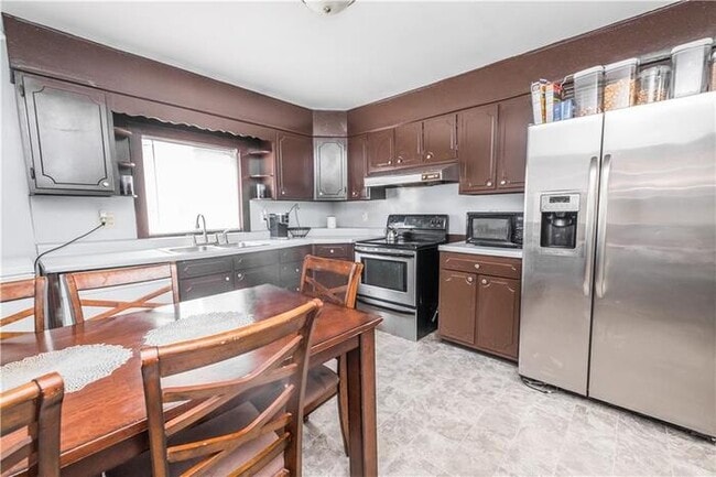 Building Photo - Fantastic 3bd/2ba home! Let yourself in!