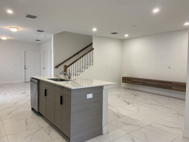 Building Photo - 359 Bella Sol Way