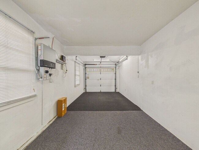 Building Photo - San Carlos home for rent plus studio in-law unit! $7,500