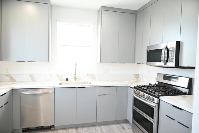 Building Photo - 20515 Madrona Ave