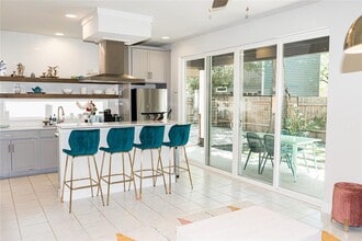 Building Photo - 2714 E 3rd St