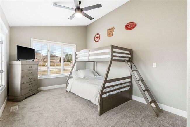 Building Photo - 5307 S Bellview Rd