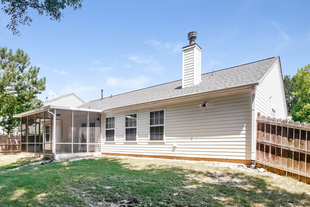 Building Photo - 372 Red Maple Way