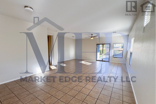 Building Photo - 3Bed/2Bath Home at Cotton Ln/Greenway Rd! $399 MOVE-IN SPECIAL! Ready for Immediate Move-In!