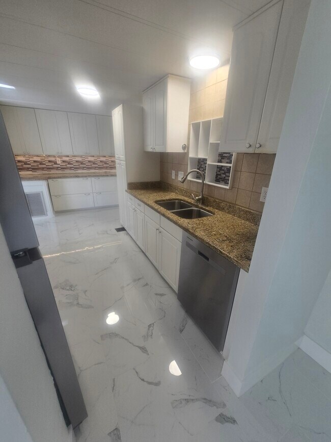 Building Photo - 1900 Augusta Rd