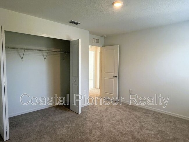 Building Photo - 17614 Pleasantview Blvd