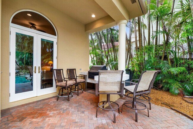 Building Photo - 128 Grand Palm Way