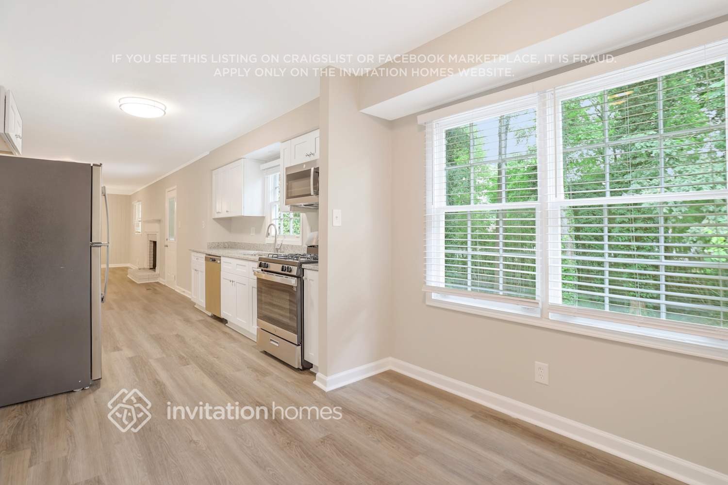 Building Photo - 1801 Romans Dr