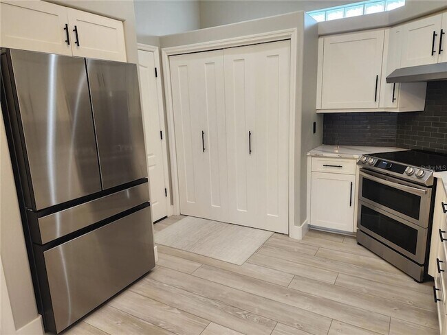 Building Photo - 3761 Amapola Ln