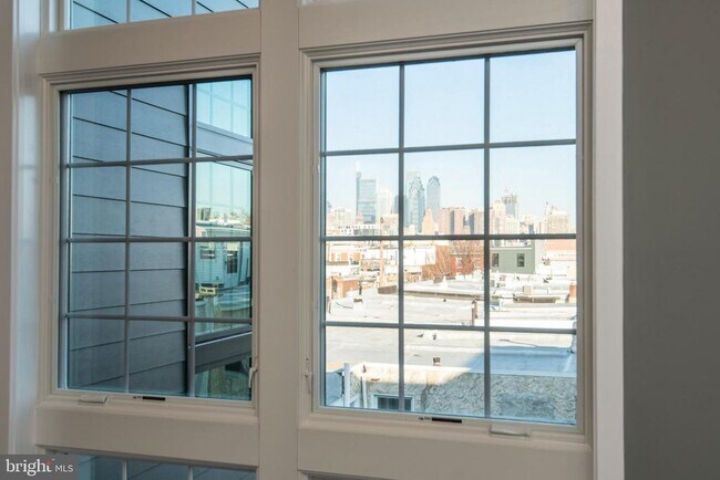 Building Photo - 1340 S 13th St