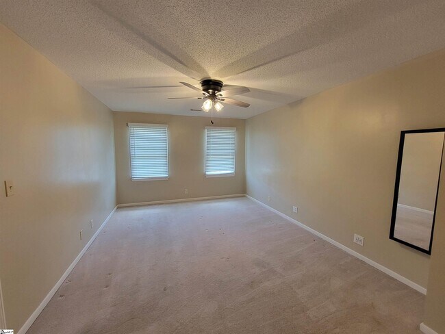 Building Photo - 503 Hillandale Rd