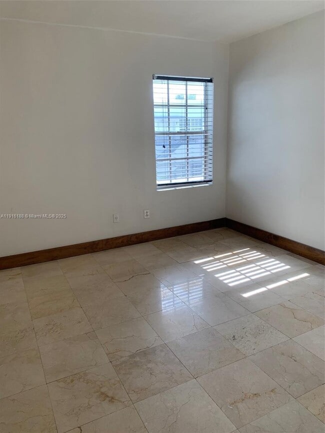 Building Photo - 551 NE 62nd St