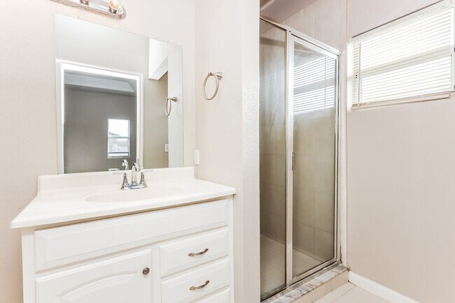 Building Photo - 3005 21st St SW