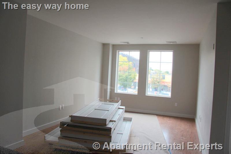 Building Photo - 632 Massachusetts Ave