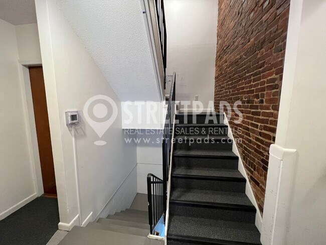 Building Interior - 78 S Huntington Ave