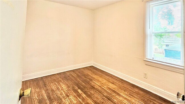 Building Photo - 657 Englewood Ave