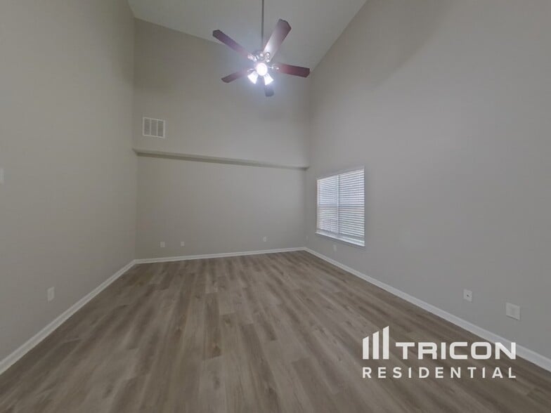 Building Photo - 30 Belmont Park Dr
