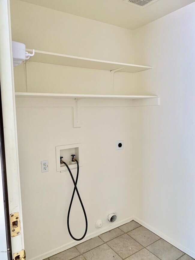 Building Photo - 16423 N 39th St