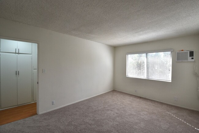 Building Photo - 12050 Tiara St