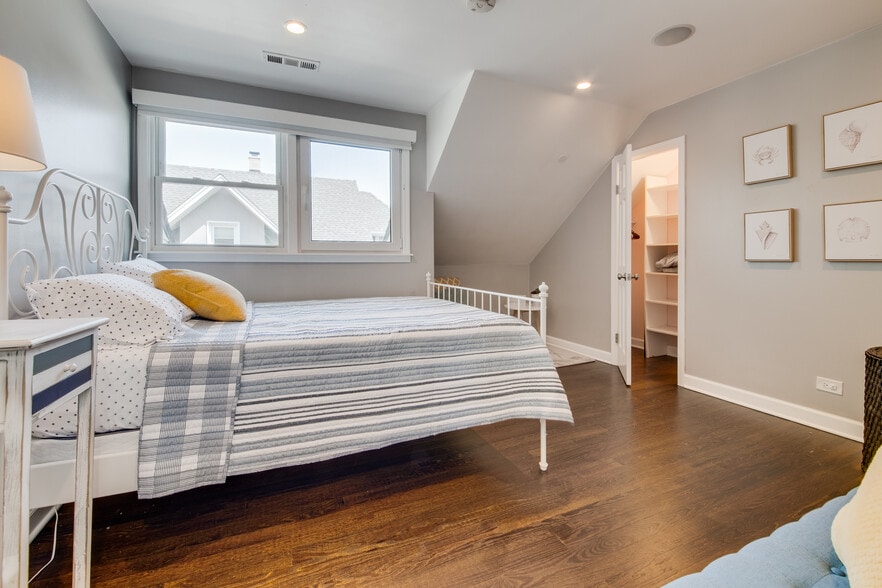 2nd floor bedroom - 3717 Highland Ave