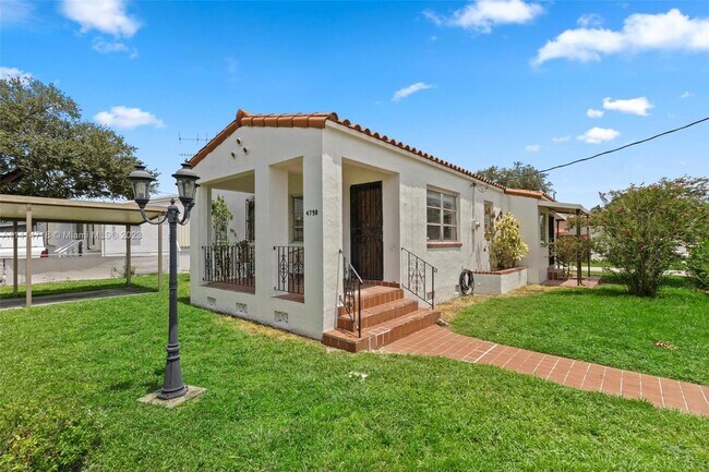 Building Photo - 4798 SW 1st St